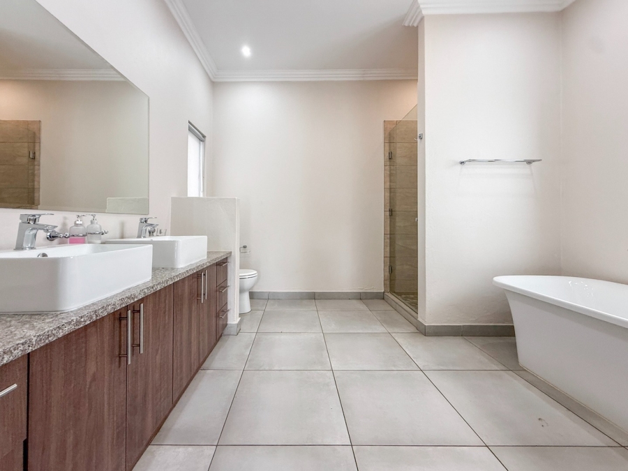 4 Bedroom Property for Sale in The Islands Estates North West